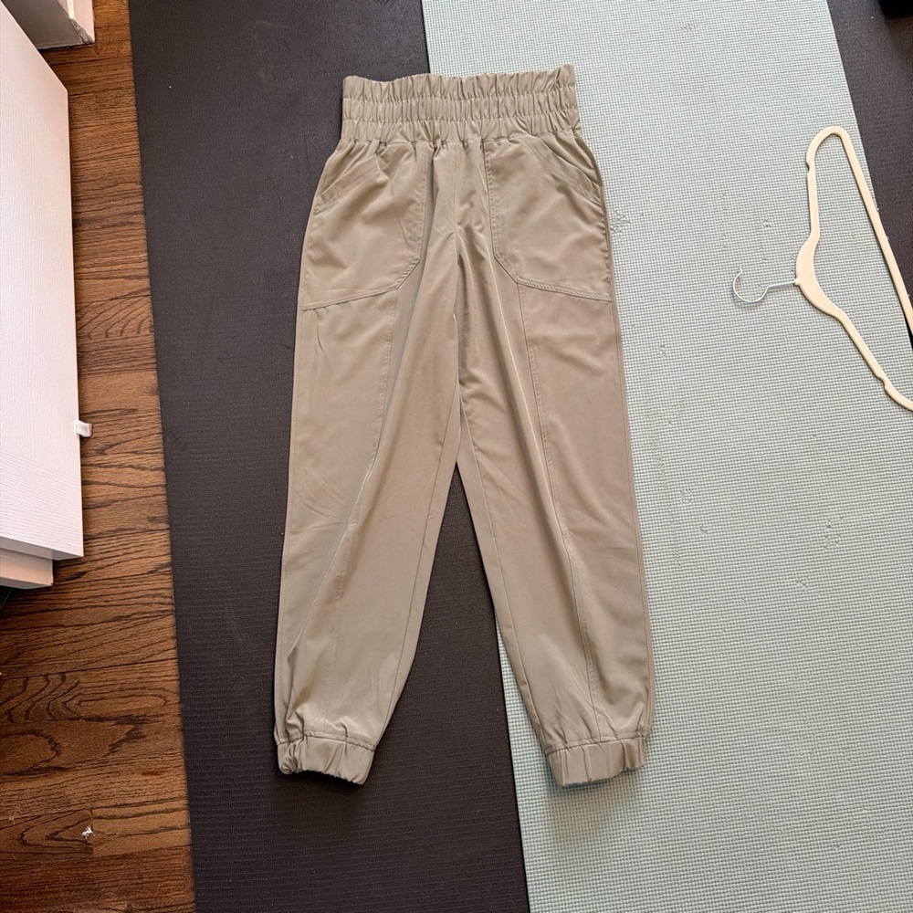 Women’s Elastic Waist Jogger Pants - Khaki